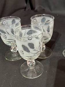 lot 60 image: 6 Wheat Etched Wine Glasses