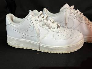lot 72 image: Nike Air Force Ones