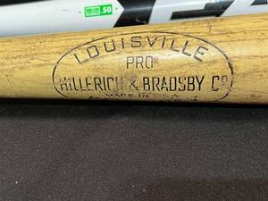 lot 79 image: Rawlings & Easton Baseball Bats