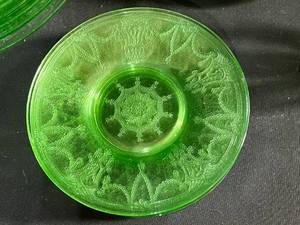 lot 93 image: Green Depression Glass Dish Set