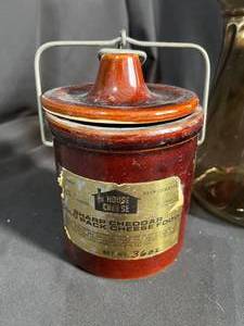 lot 95 image: Brown Glass and Dishware