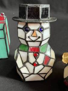 lot 101 image: Stained Glass Style Christmas Lights