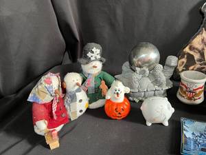 lot 104 image: Assorted Home Decor Items