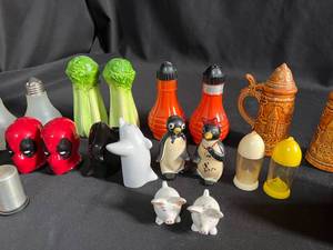 lot 140 image: Assorted Salt & Pepper Shakers, Lot 3