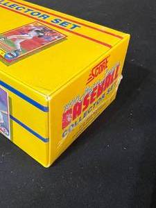 lot 163 image: Unopened 1990 Score Baseball Cards - Collectors Set