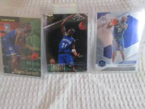 lot 14 image: 3 Mosaic & Fleer Kevin Garnett Card...