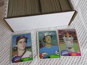 lot 33 image: Box of 1981 Topps Baseball Cards...