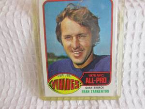 lot 43 image: 1976 Topps Fran Tarkenton Card...