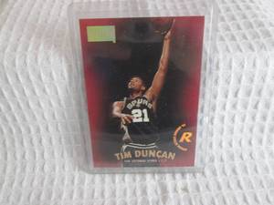lot 104 image: 1997-98 Skybox Tim Duncan Rookie Ca...