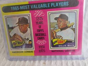 lot 111 image: 1975 Topps Willie Mays & Zoilo Vers...