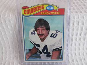 lot 121 image: 1977 Topps Randy White Card...