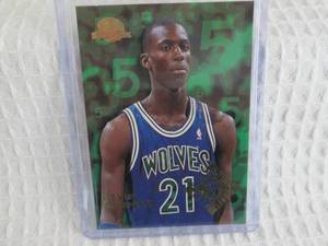 lot 143 image: 1995-96 Skybox Kevin Garnett Rookie...