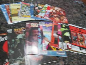lot 191 image: 25 Assorted Comics Marvel, DC, Dark...