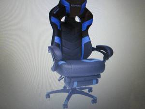 lot 385 image: RESPAWN 110 Pro Racing Style Gaming...