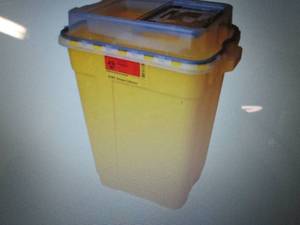 lot 427 image: Case of 5 BD 19 Gallon Yellow Chemo...