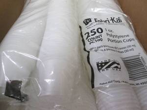 lot 470 image: Case of 10- 250 ct Sleeves 1 oz por...
