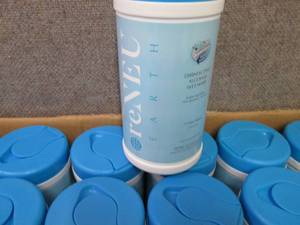 lot 539 image: Case of 24- 72 ct Canisters reNeu E...