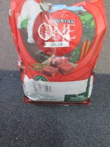 lot 331 image: Purina One Small Breed Adult Dog Fo...