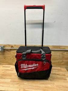 lot 35 image: MILWAUKEE Rolling Tool Bag