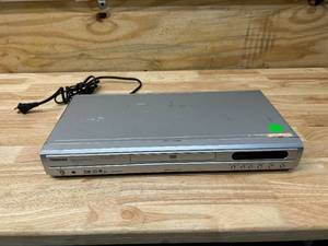 lot 68 image: TOSHIBA SD-310VU DVD Player