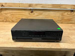lot 117 image: TECHNICS SL-PD8 Compact Disc Changer