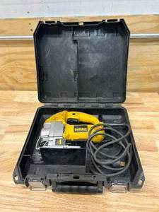 lot 87 image: DEWALT DW317 Jig Saw with Case