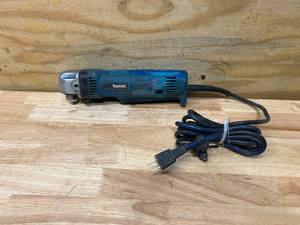 lot 20 image: MAKITA 4 Amp 38 in. Reversible Angle Drill