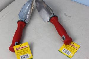 lot 73 image: NEW - Garden Weasel COMBO 12.75 in. Comfort Non-Slip Multi-Use Transplanter-Dig, Cultivate, Plant and Weed & 12.75 in. Comfort Non-Slip Grip Hand Garden Trowel 810053890059 & 810053890080 MSRP $22.96