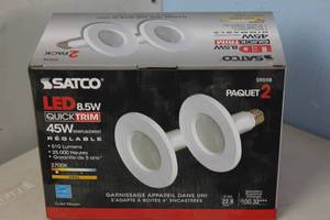 lot 147 image: NEW - Satco 45W Equivalent LED 8.5W Quick Trim Light Bulb - 2 Pk 045923095986 MSRP $17.99