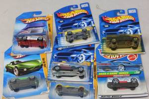 lot 165 image: 7 Hotwheels Cars