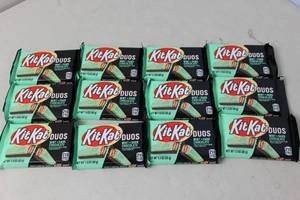 lot 226 image: 12 X Kit Kat Duos Mint & Dark Chocolate Best By 102023