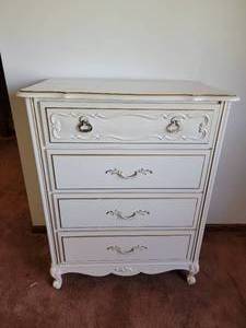 lot 15 image: Lee Furniture French Provincial Chest of Drawers