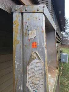 lot 55 image: 8 Foot Painters Ladder Pair