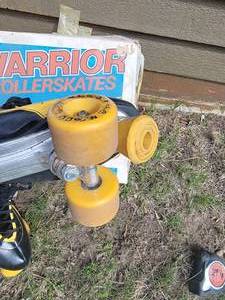 lot 5 image: Funky Warrior 70s Roller Skates