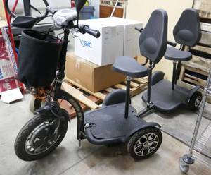 lot 1 image: New RMB EV Multi-Point 48v 500W 3 Wheel Electric Scooter and pull behind seat