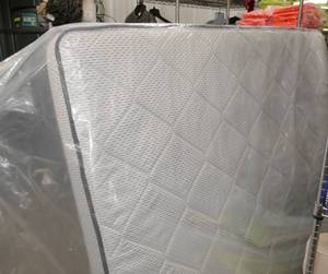 lot 6 image: New Queen size mattress