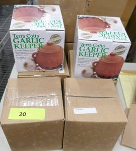 lot 20 image: 9 new terra cotta Garlic Keepers