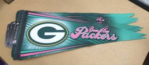lot 71 image: 12 New Green Bay Packers pennants