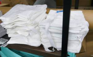 lot 76 image: Lot of 16 New white wash cloths