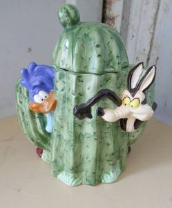 lot 106 image: Very Cute RoadRunner cookie jar