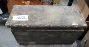 lot 152 image: wood box full of chisels