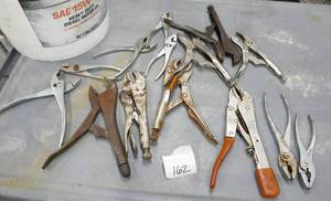 lot 162 image: Group of vise grips and pliers