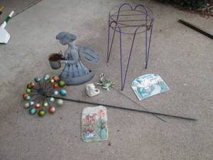 Lot of yard ornaments