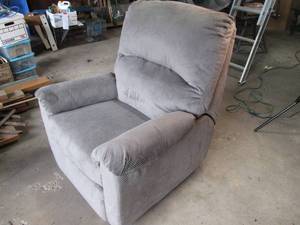 Swivel rocker recliner
