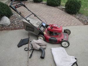 Toro 6.5 HP recycling mower with bagger