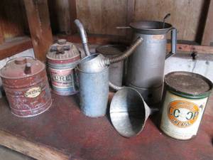 Lot of vintage oil cans