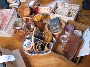 Huge lot of decorative baskets
