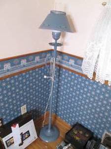 Floor lamp with metal shade