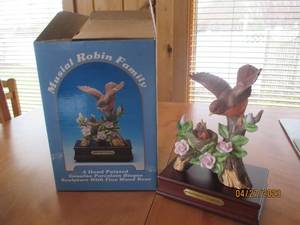 Musical Robin Family sculpture
