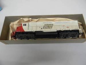 lot 6 image: VINTAGE HO ATHEARN 4103 SOO-LINE FW SDP-40 POWERED DIESEL - GREAT PIECE - SEE PICTURES